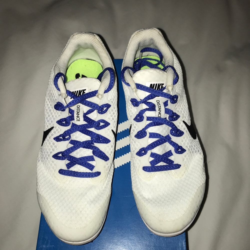 running spike shoes